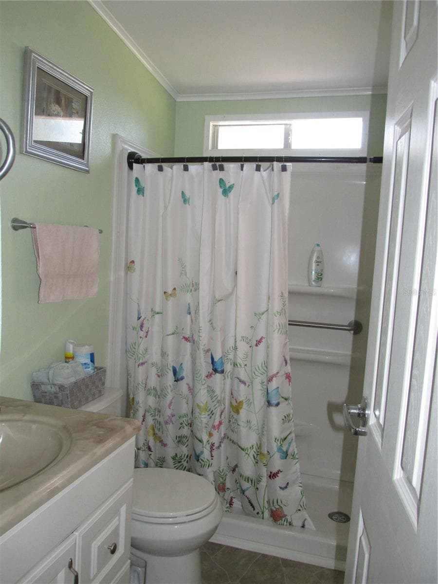 33 EDINBURGH DRIVE — photo 16 of 31