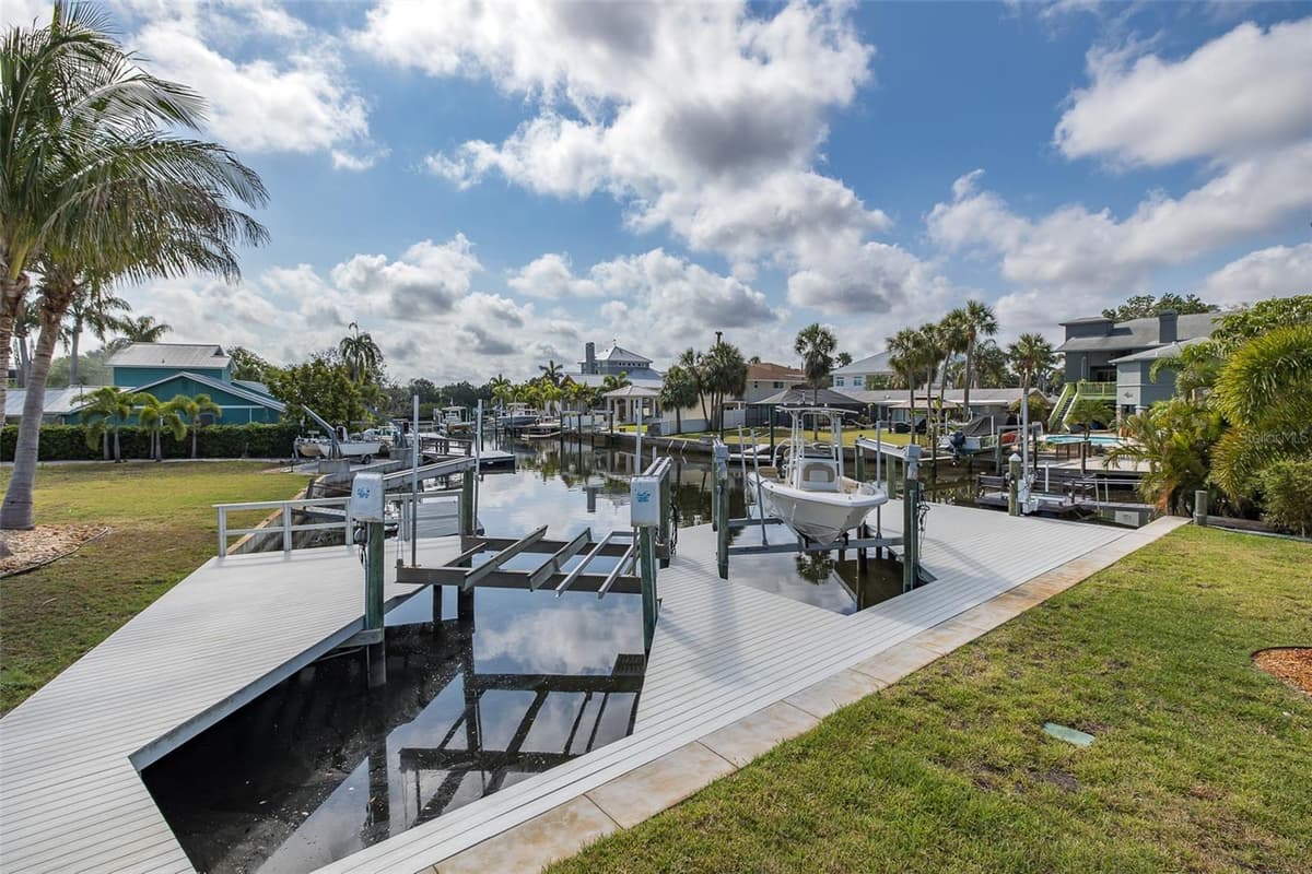 5040 WATERSIDE DRIVE — photo 47 of 58