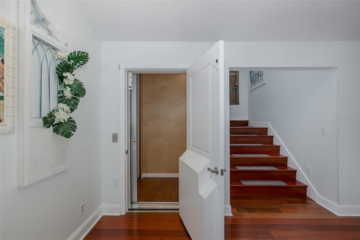 5040 WATERSIDE DRIVE — photo 31 of 58