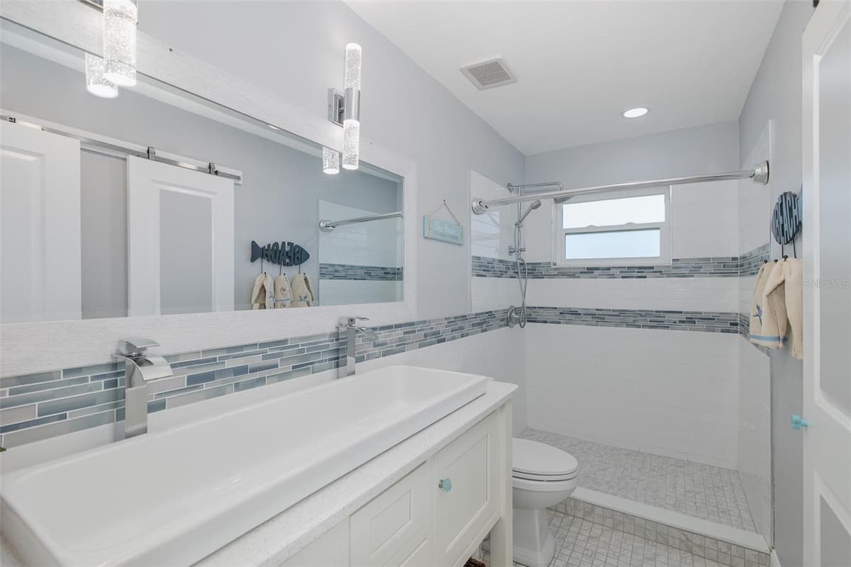 5040 WATERSIDE DRIVE — photo 27 of 58
