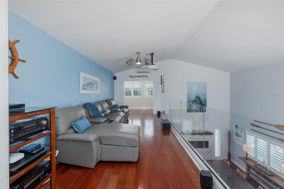5040 WATERSIDE DRIVE — photo 35 of 58