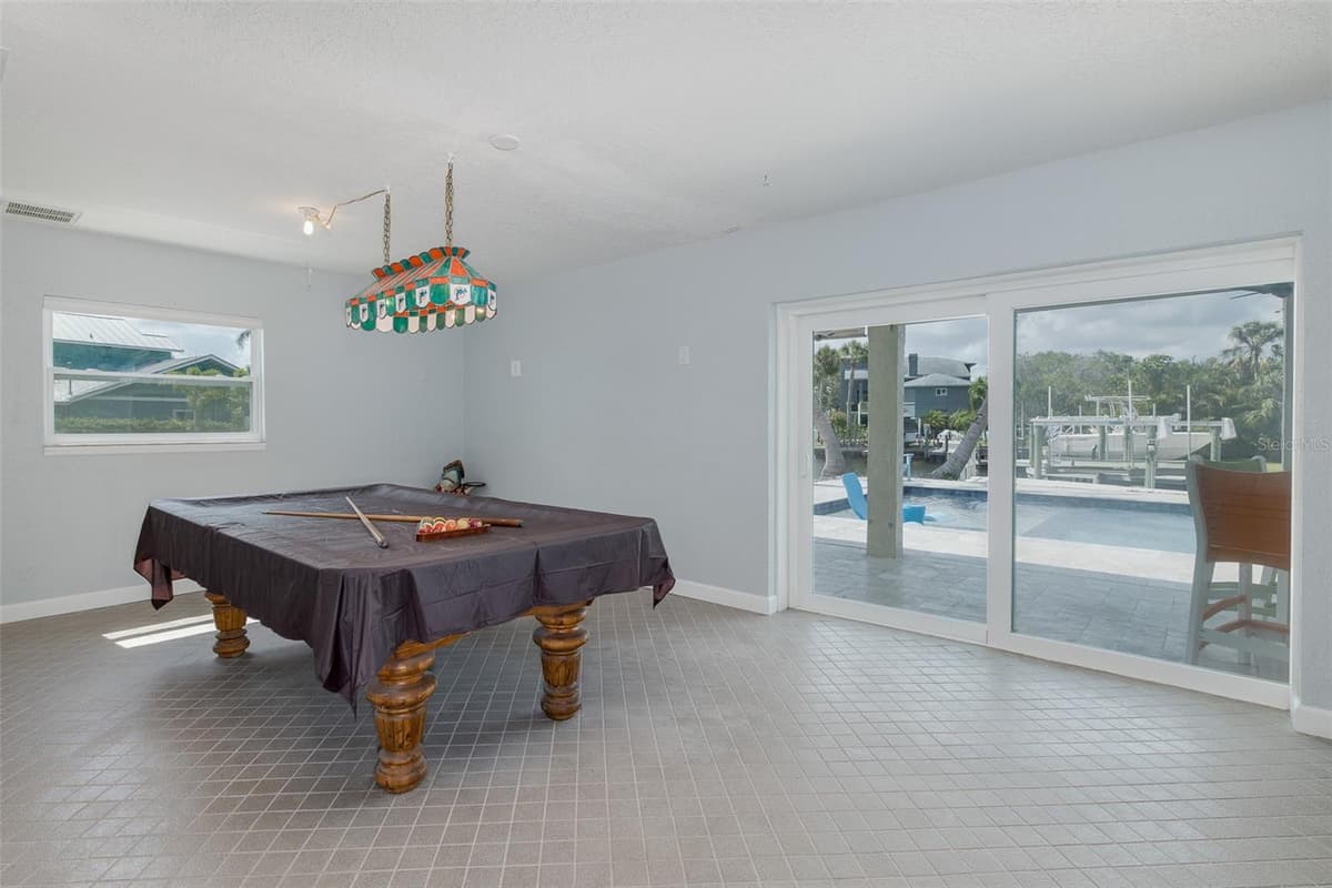 5040 WATERSIDE DRIVE — photo 39 of 58