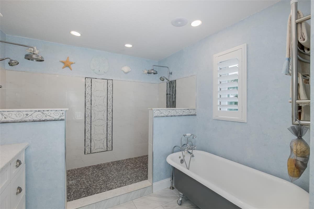 5040 WATERSIDE DRIVE — photo 23 of 58