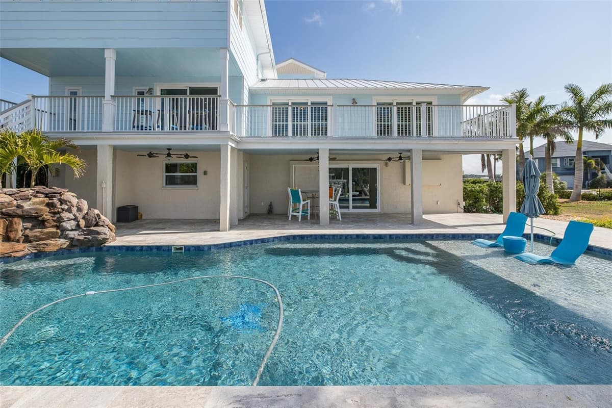 5040 WATERSIDE DRIVE — photo 8 of 58