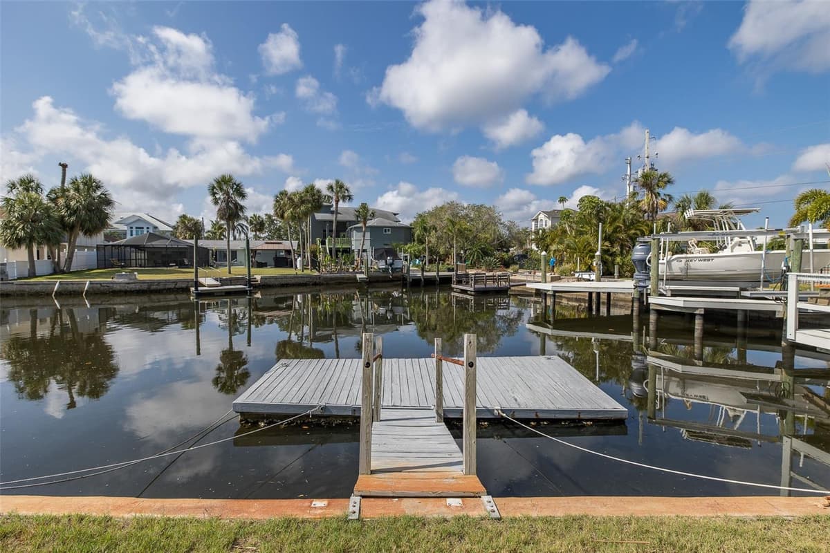 5040 WATERSIDE DRIVE — photo 48 of 58