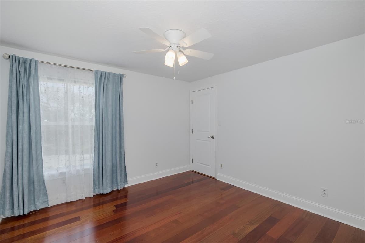 5040 WATERSIDE DRIVE — photo 28 of 58