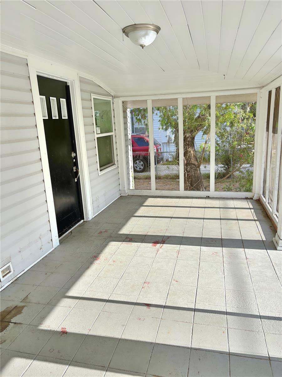 602 1ST AVENUE — photo 3 of 34