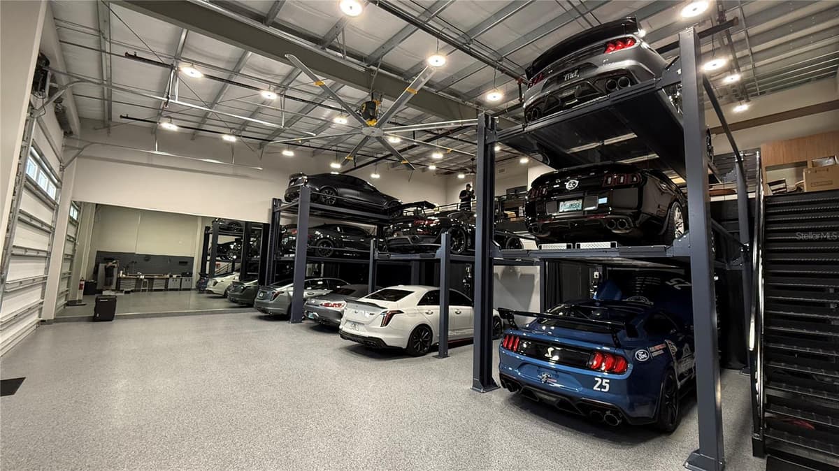 8185 APEX WAY — photo 2 of 20