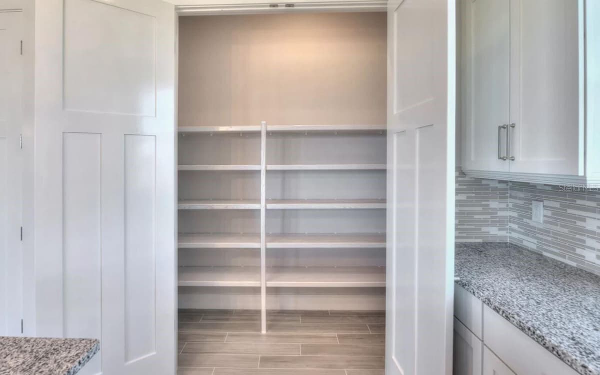 23 MARDEN DRIVE — photo 6 of 23