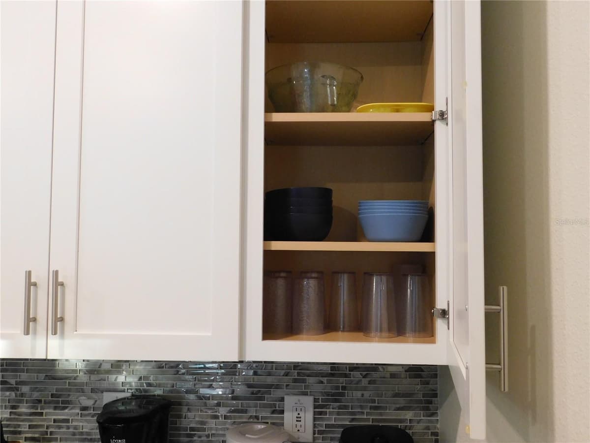 9079 DOGLEG DRIVE — photo 8 of 41