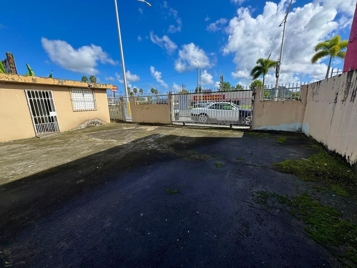 64 SIERRA BAYAMON — photo 4 of 4