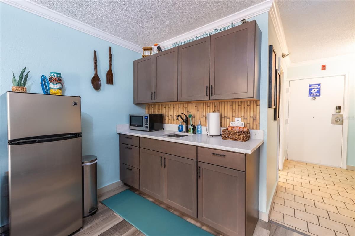 2043 ATLANTIC AVENUE — photo 4 of 17