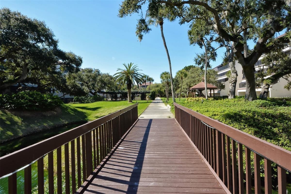 6285 MIDNIGHT PASS ROAD — photo 35 of 51