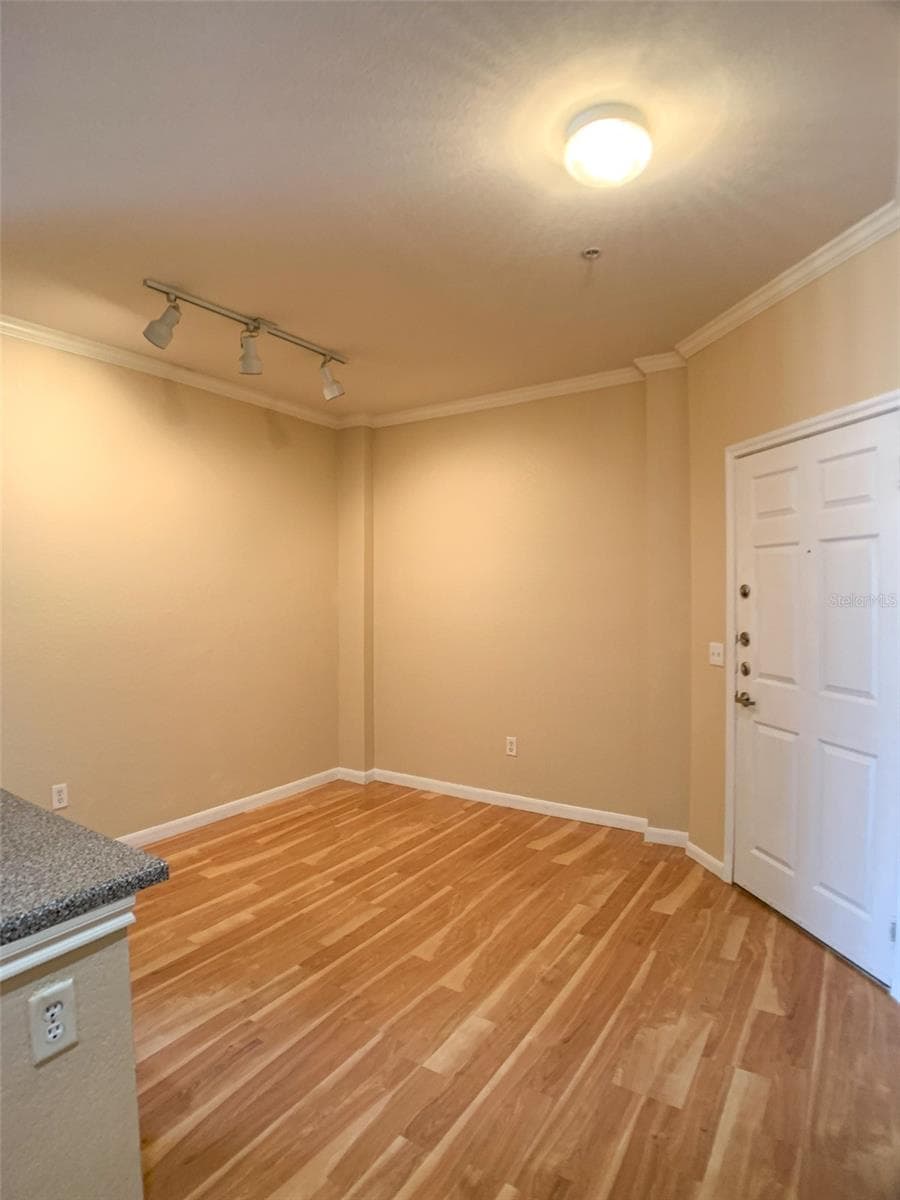 860 ORANGE AVENUE — photo 3 of 19