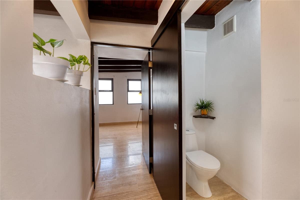 203 FORTALEZA STREET — photo 10 of 18