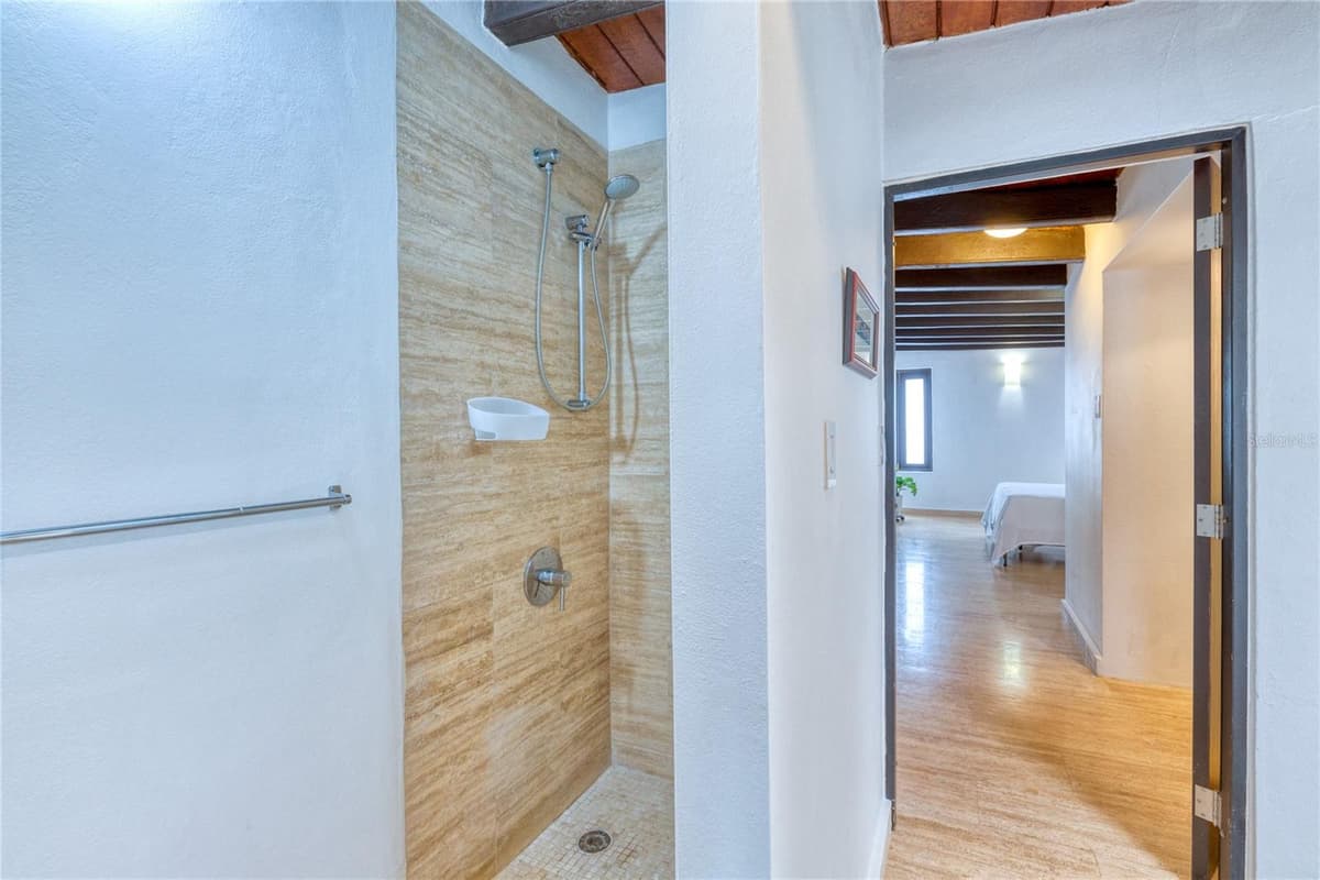 203 FORTALEZA STREET — photo 13 of 18
