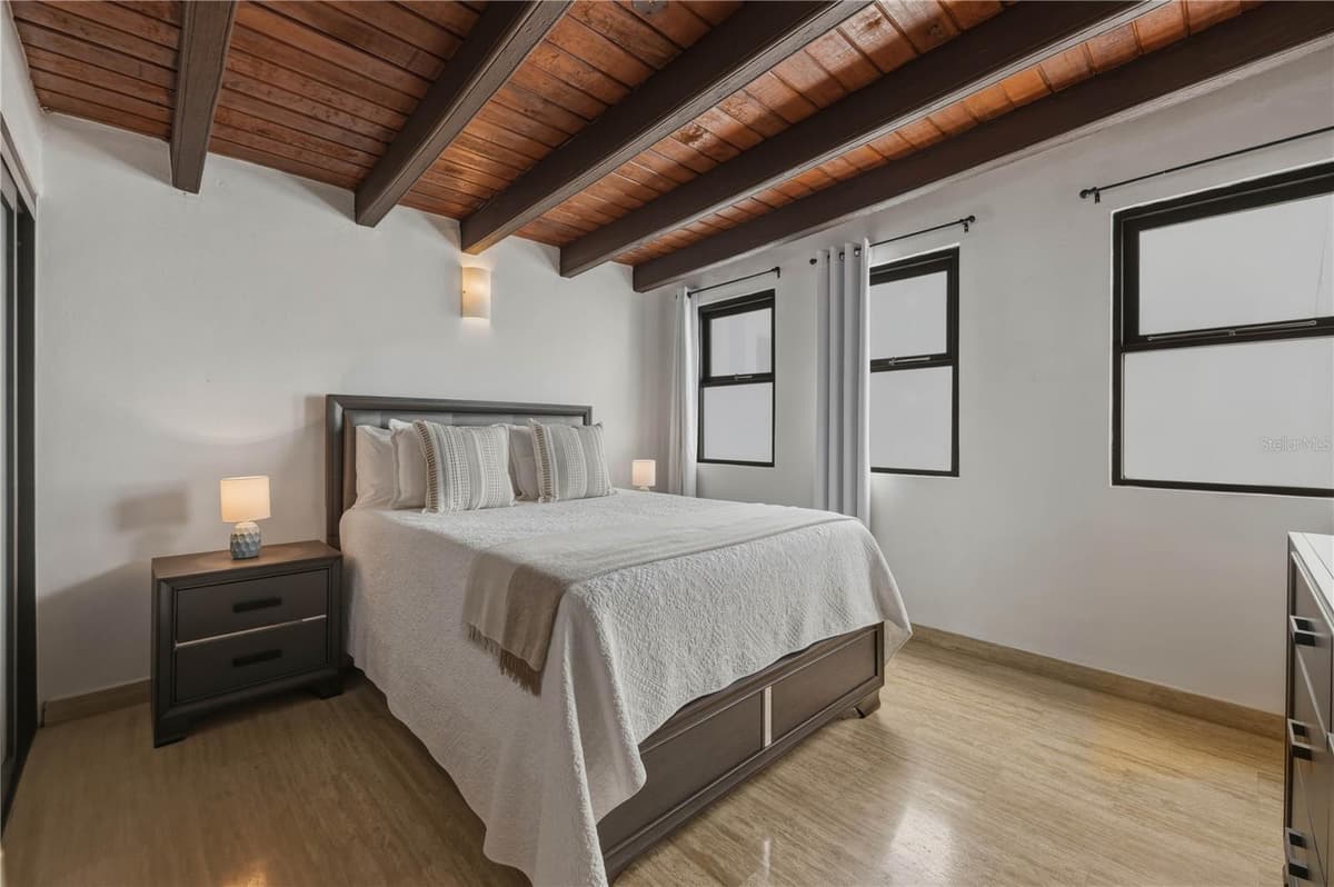 203 FORTALEZA STREET — photo 11 of 18