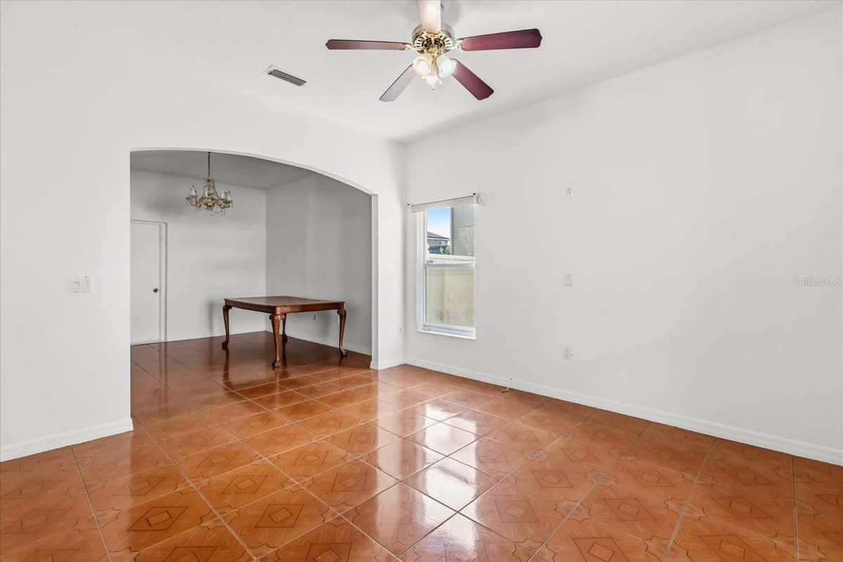 2530 BAYKAL DRIVE — photo 9 of 33