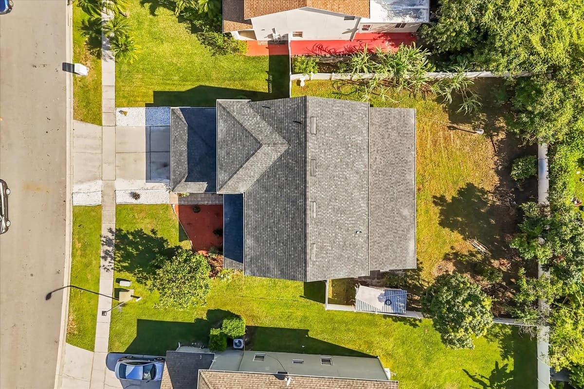 2530 BAYKAL DRIVE — photo 4 of 33