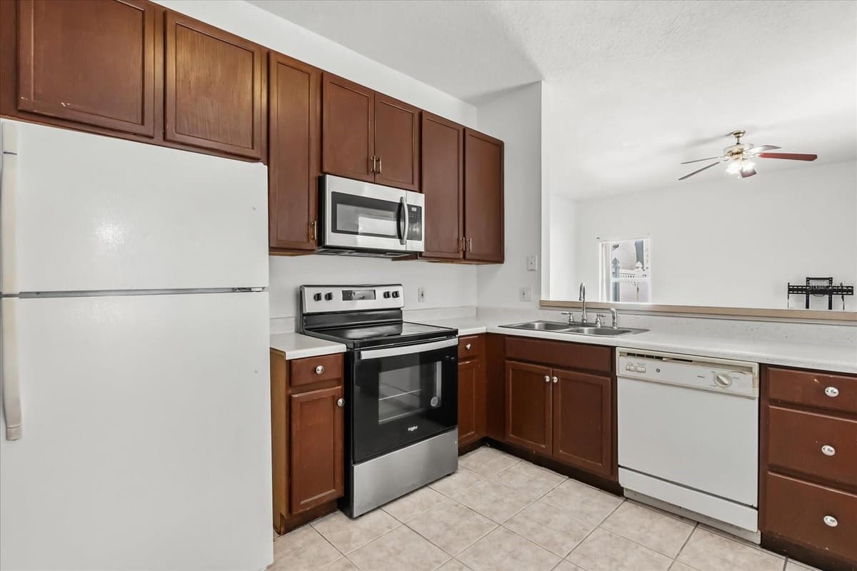2530 BAYKAL DRIVE — photo 14 of 33