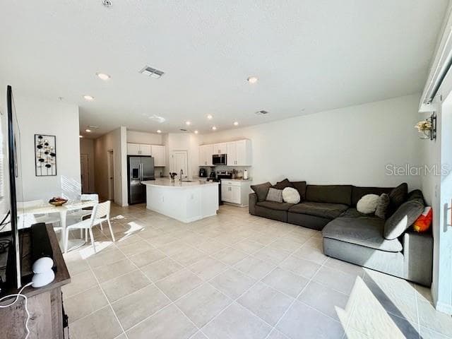 4520 CALVARY WAY — photo 4 of 9