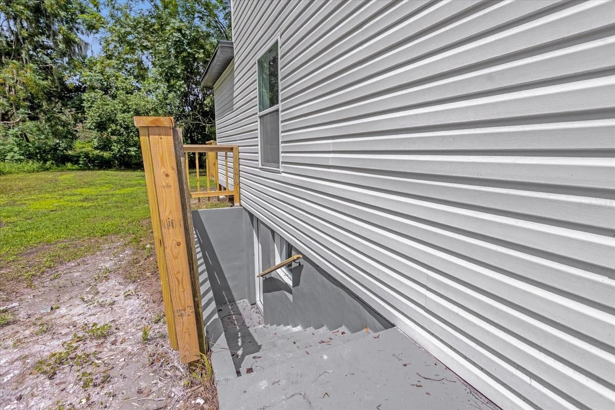 5851 DREW ROAD — photo 42 of 49