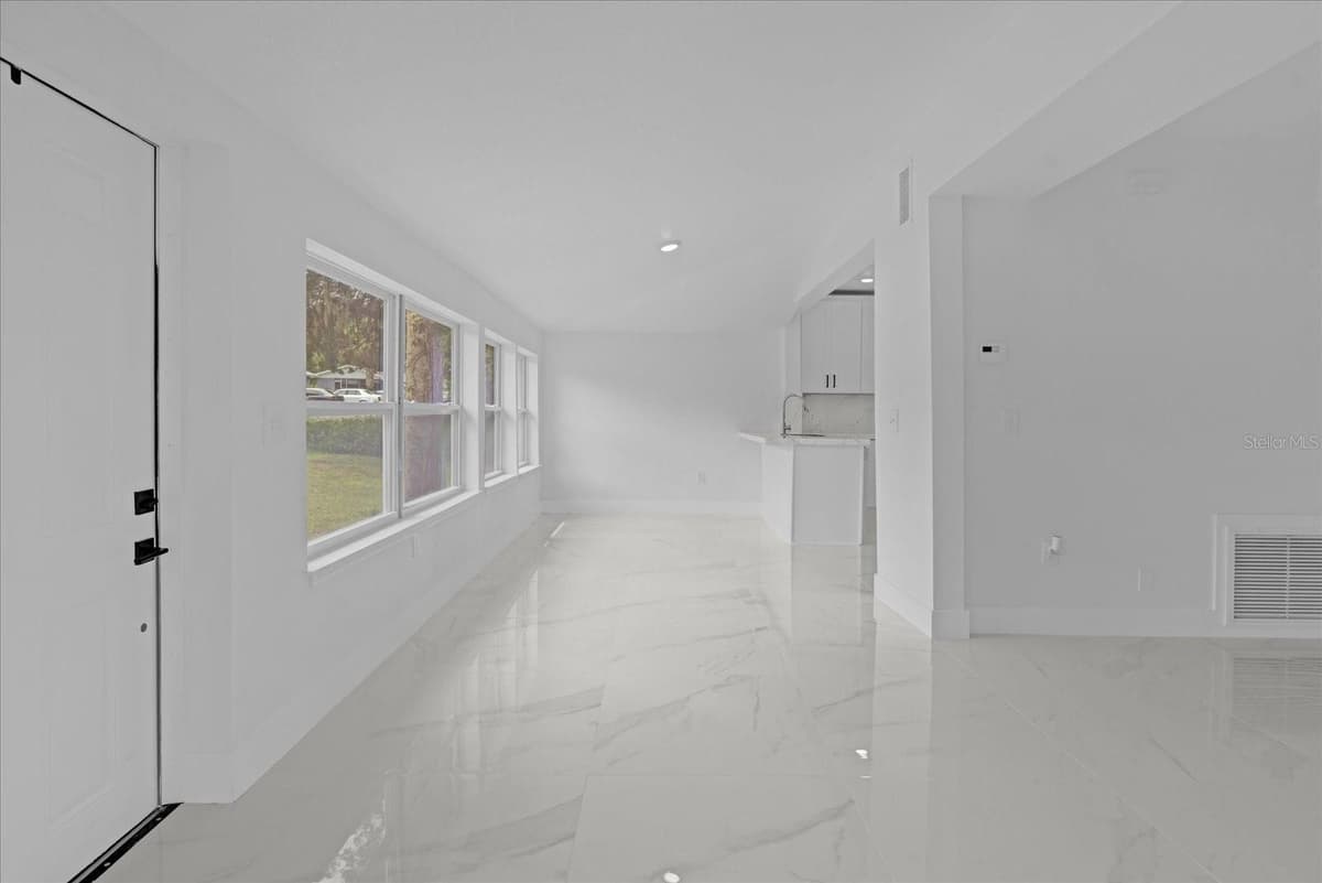 5851 DREW ROAD — photo 7 of 49