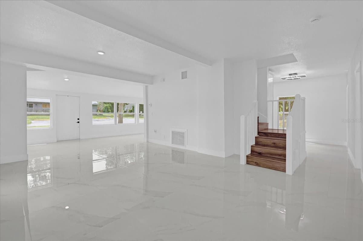 5851 DREW ROAD — photo 10 of 49