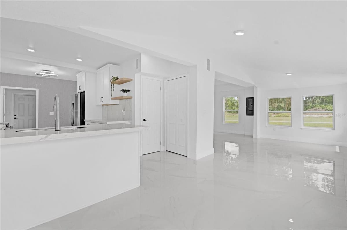 5851 DREW ROAD — photo 17 of 49