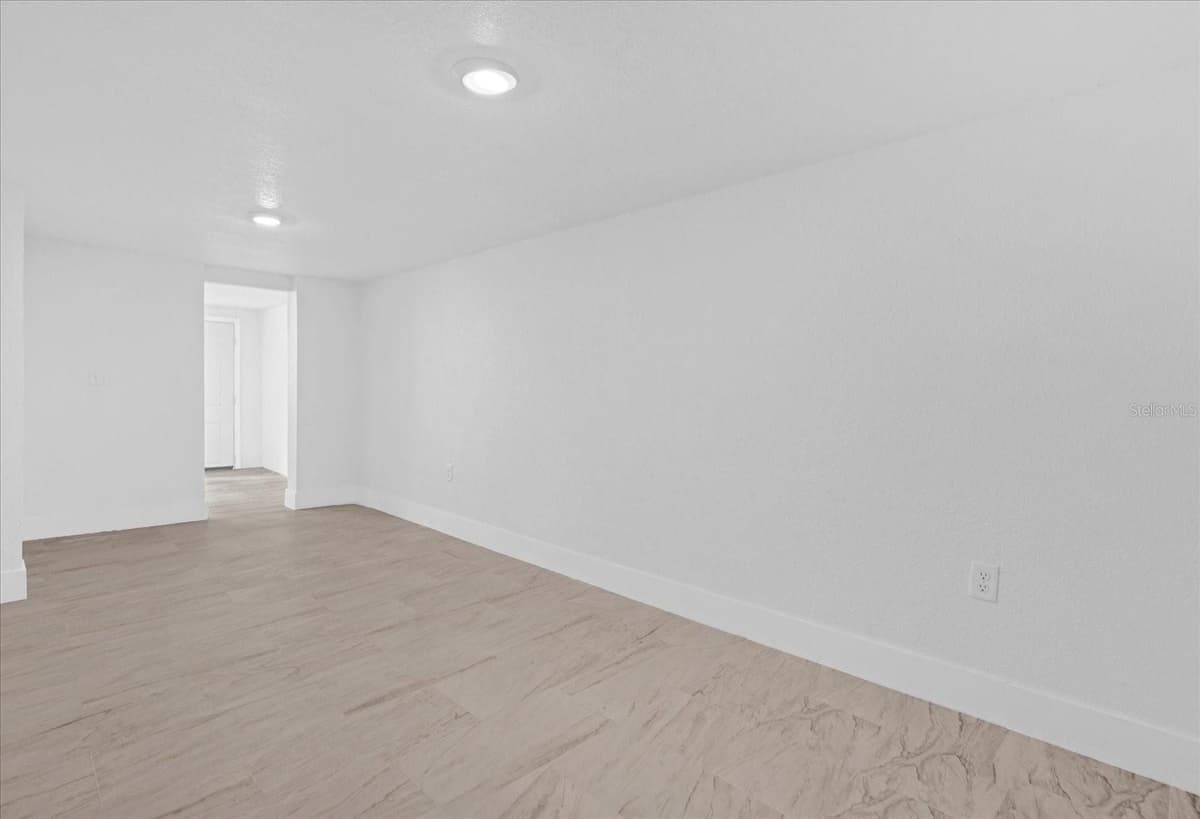 5851 DREW ROAD — photo 25 of 49