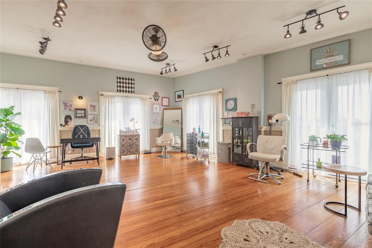 1112 RIVERSIDE DRIVE — photo 33 of 56