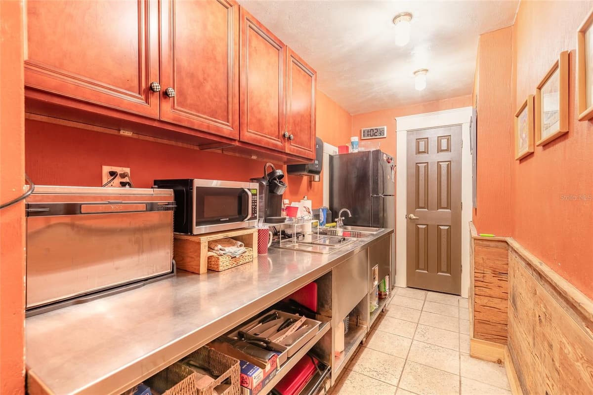 1112 RIVERSIDE DRIVE — photo 27 of 56