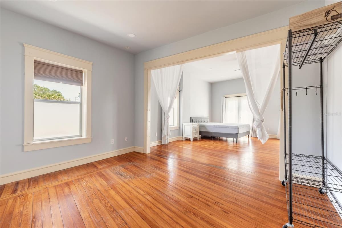 1112 RIVERSIDE DRIVE — photo 44 of 56