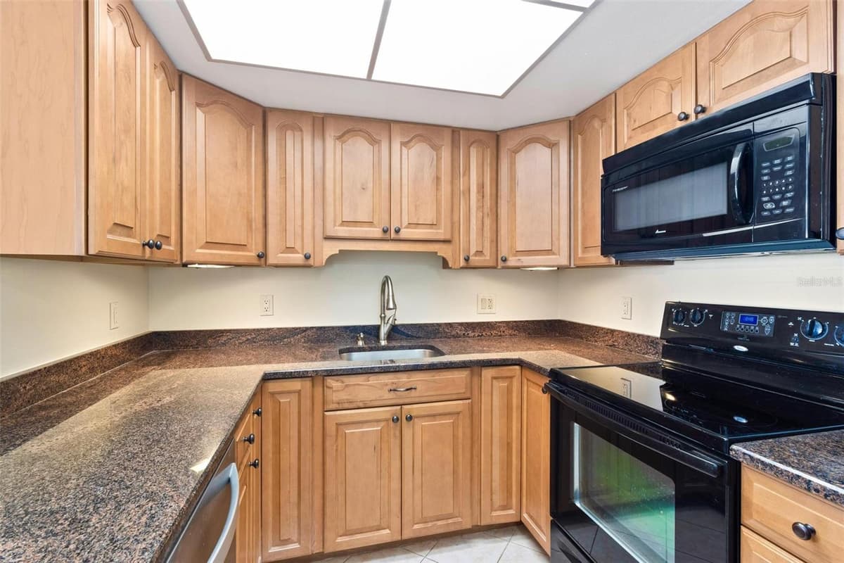 4900 BRITTANY DRIVE — photo 3 of 32