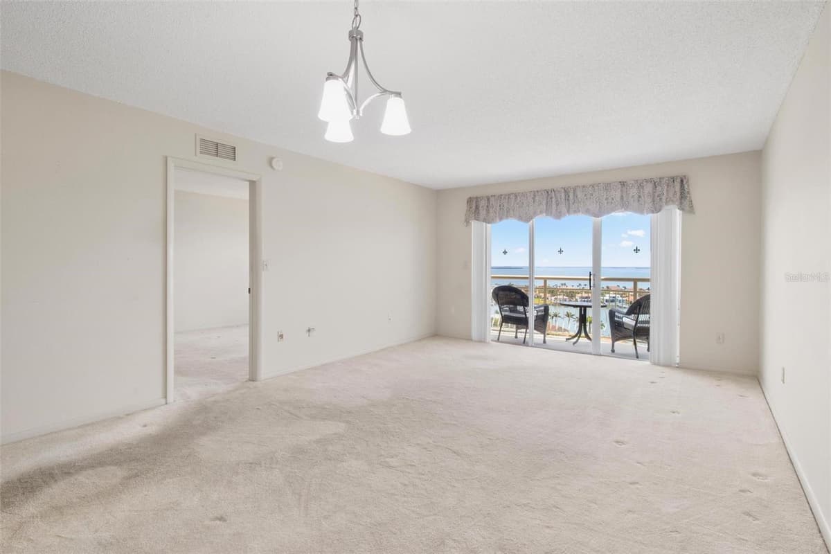 4900 BRITTANY DRIVE — photo 5 of 32