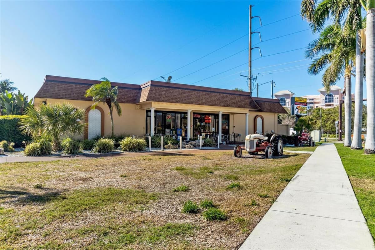 4900 BRITTANY DRIVE — photo 21 of 32