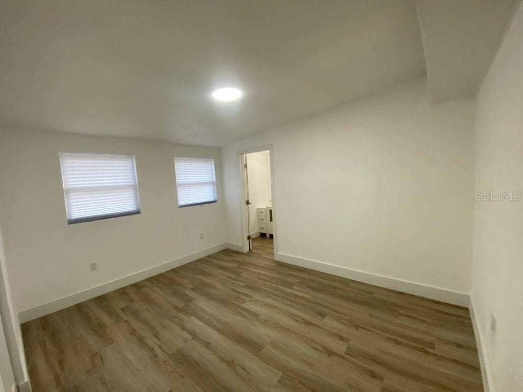 22011 CATHERINE AVENUE — photo 14 of 36