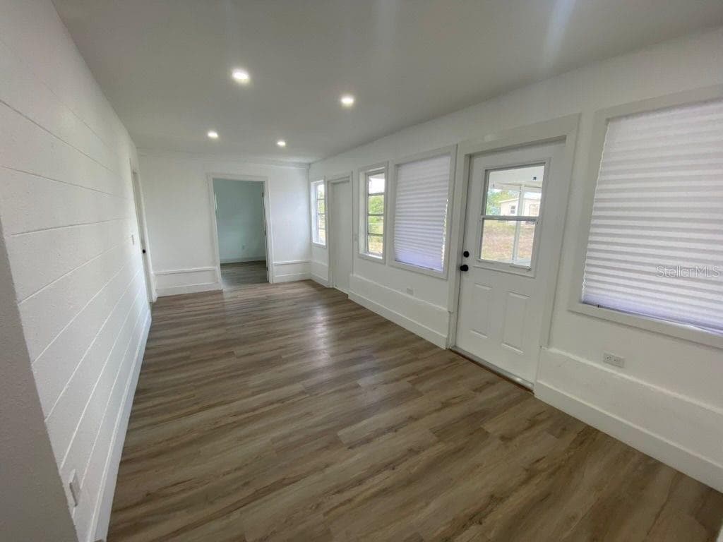 22011 CATHERINE AVENUE — photo 27 of 36