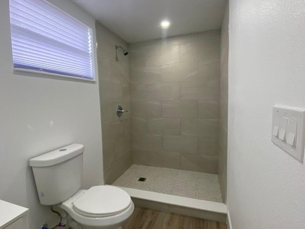 22011 CATHERINE AVENUE — photo 16 of 36