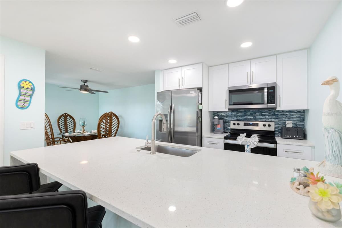 337 REX PLACE — photo 14 of 40