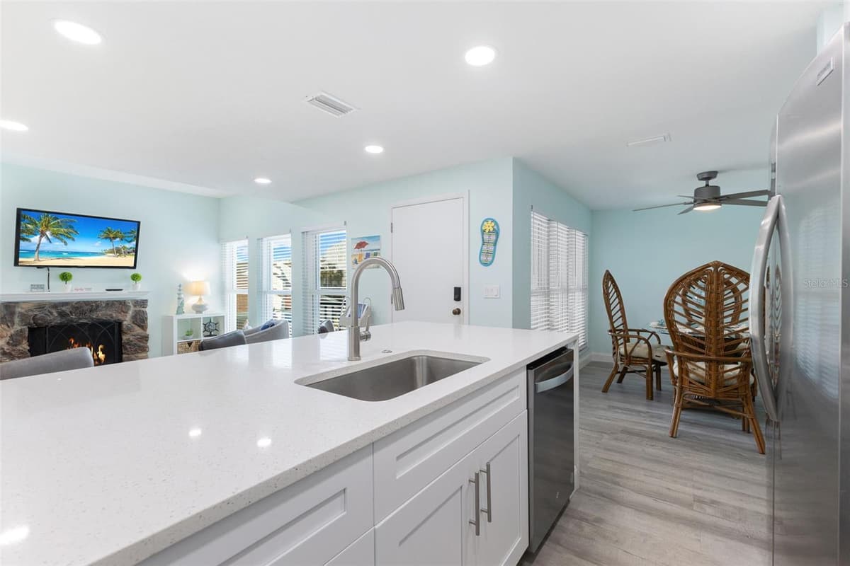 337 REX PLACE — photo 15 of 40