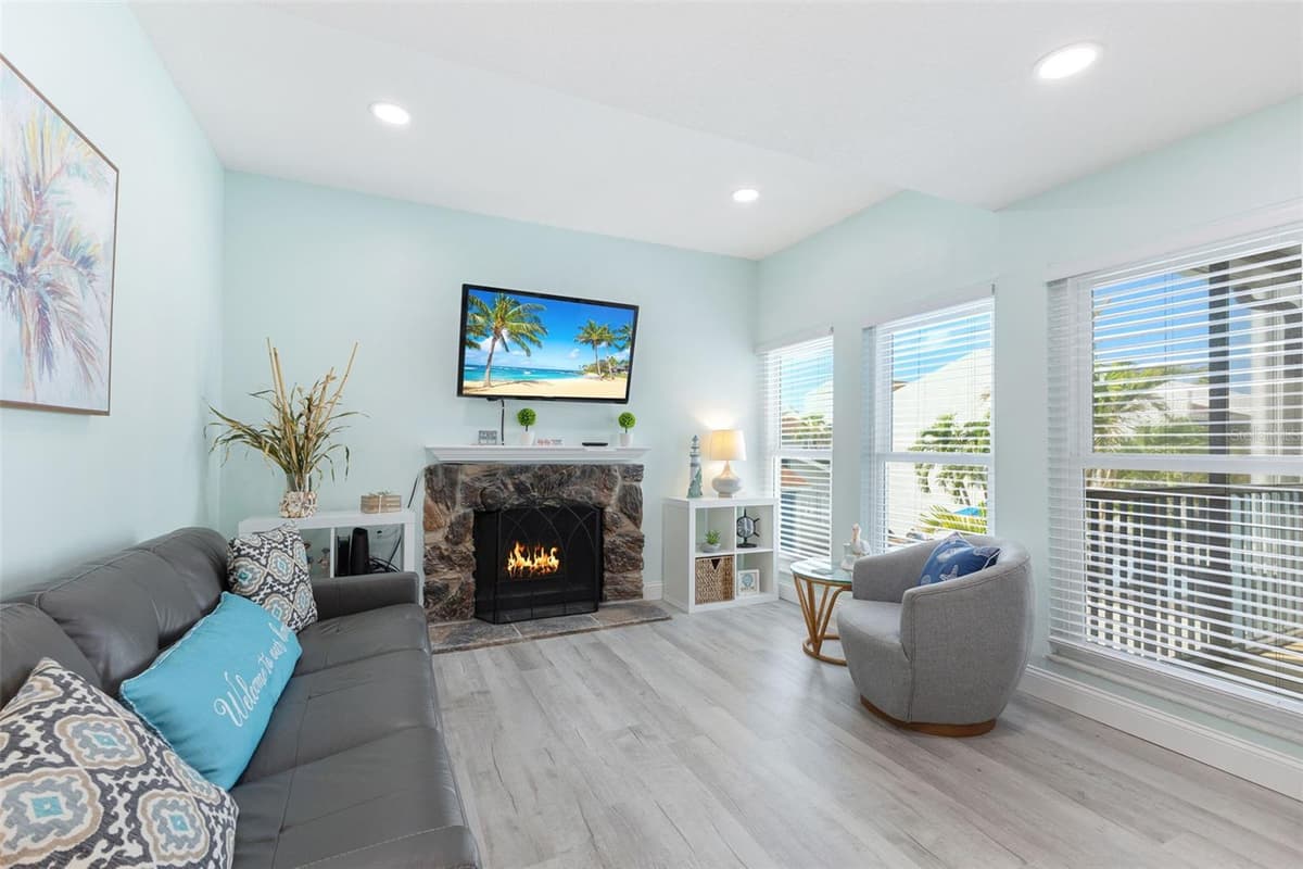 337 REX PLACE — photo 5 of 40