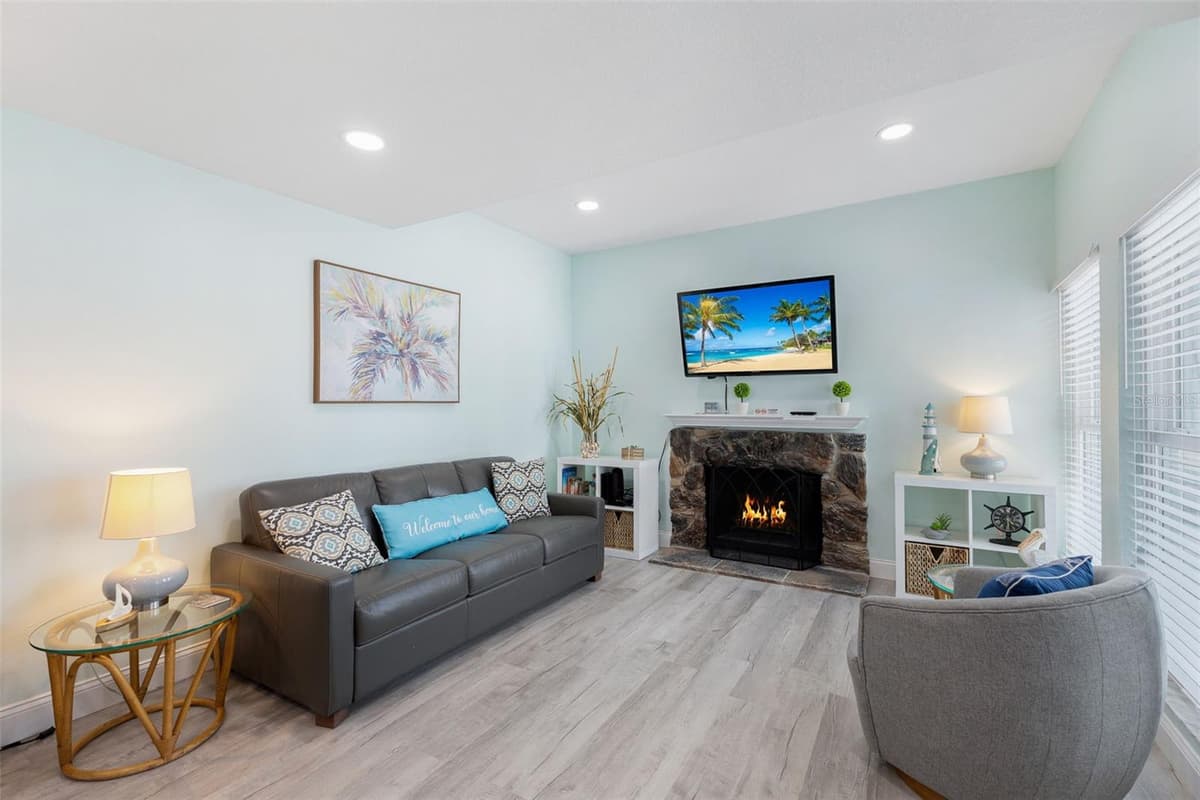 337 REX PLACE — photo 3 of 40
