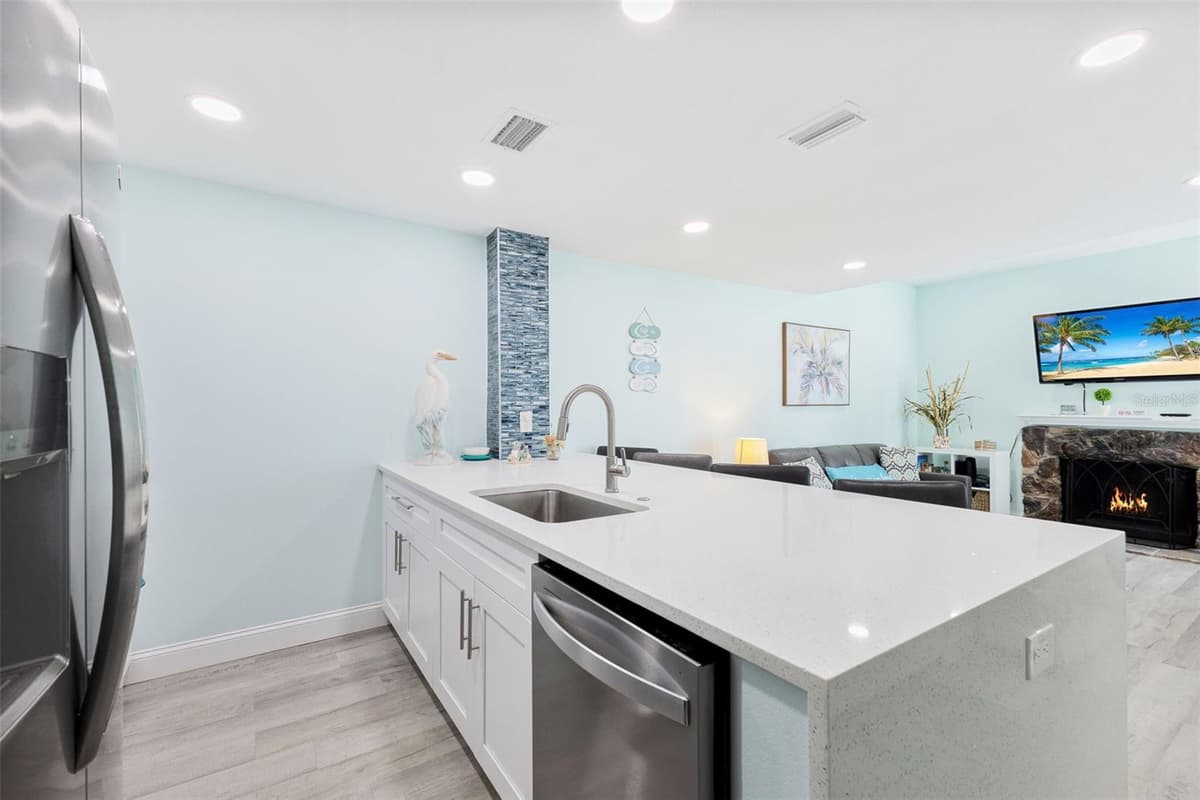 337 REX PLACE — photo 12 of 40