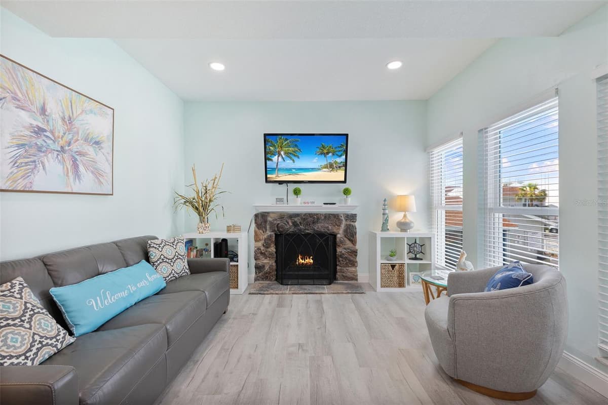 337 REX PLACE — photo 4 of 40