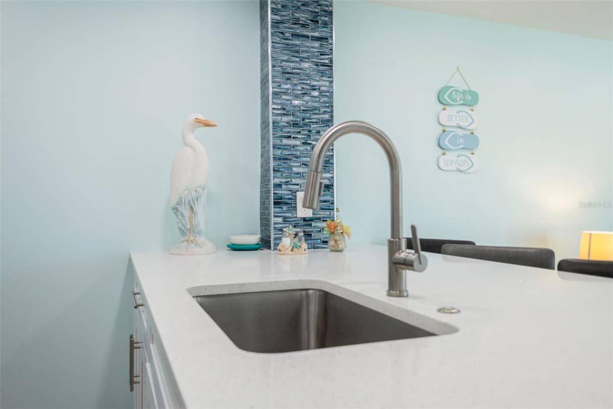 337 REX PLACE — photo 13 of 40