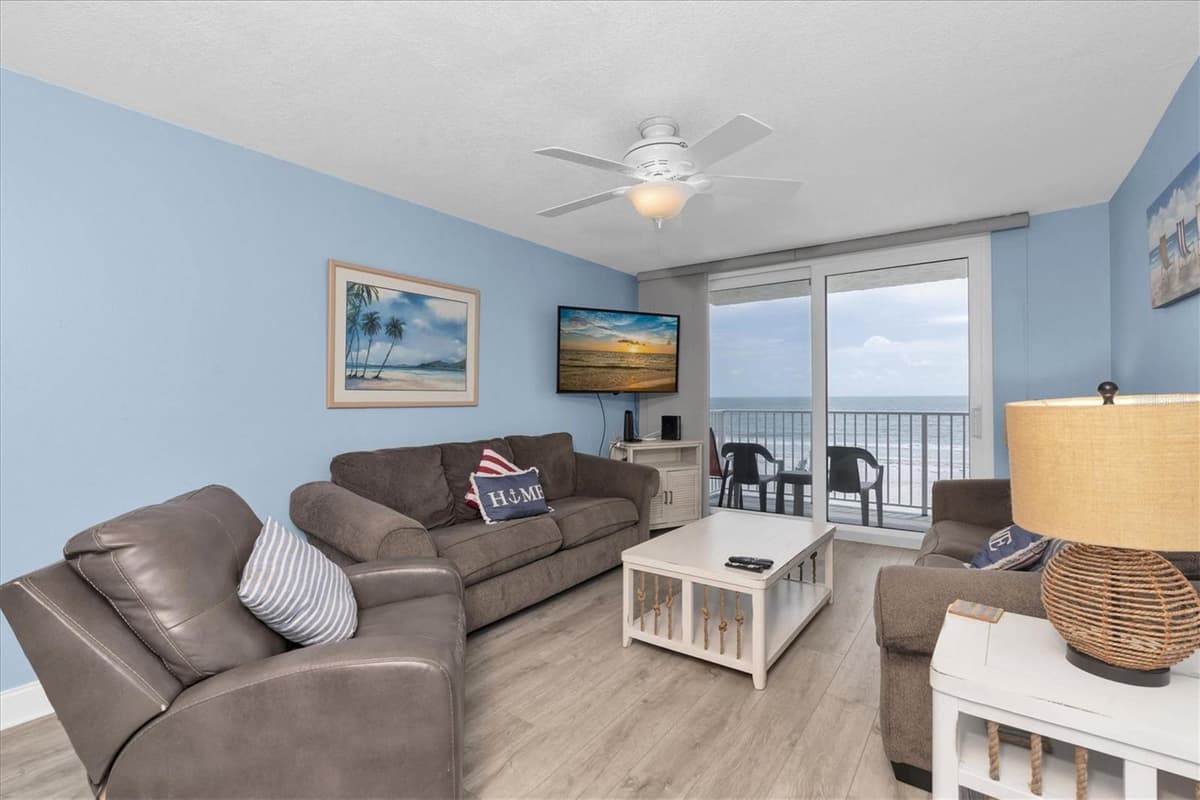 18650 GULF BOULEVARD — photo 8 of 41