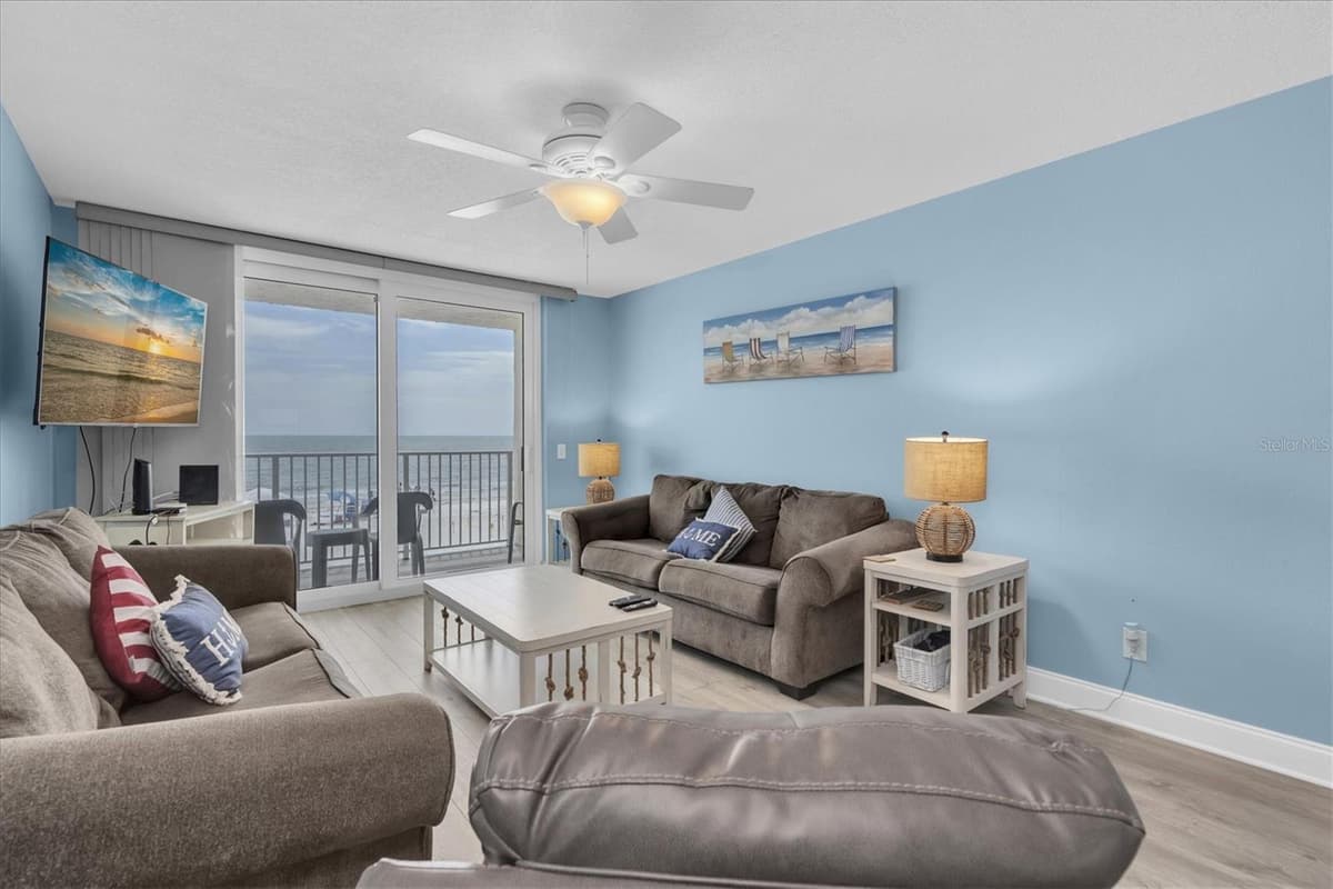 18650 GULF BOULEVARD — photo 7 of 41