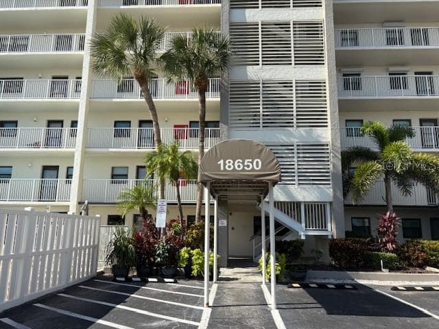 18650 GULF BOULEVARD — photo 4 of 41
