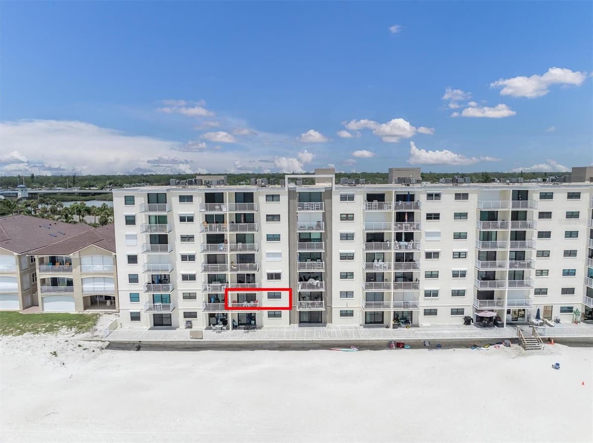 18650 GULF BOULEVARD — photo 40 of 41
